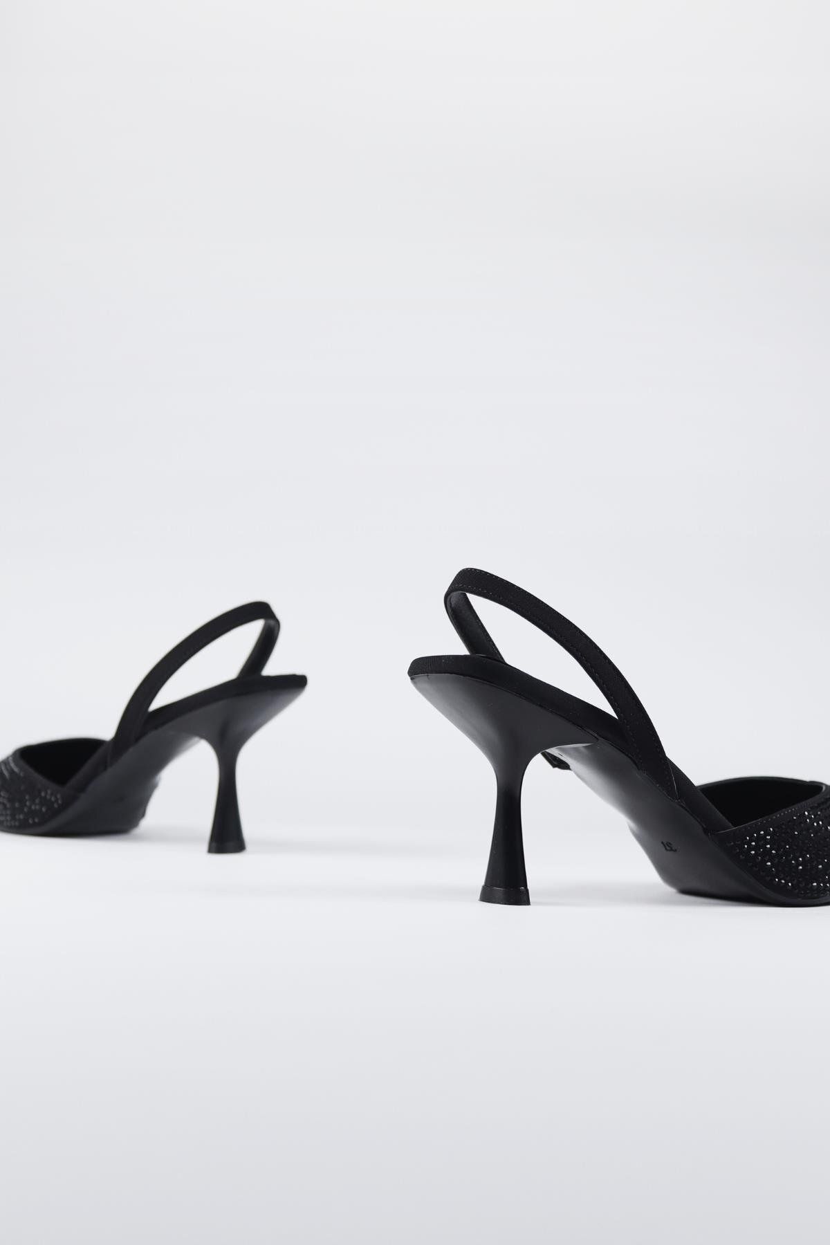 Kadın Siyah Taş Detaylı Kumaş Abiye Stiletto Topuklu Ayakkabı Kadın Siyah Taş Detaylı Kumaş Abiye Stiletto Topuklu Ayakkabı
