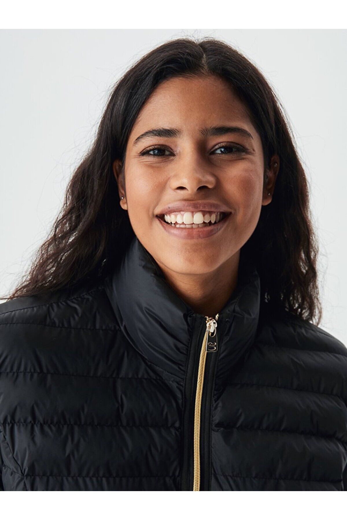 Şişme Dik Yaka Siyah Mont Şişme Dik Yaka Siyah Mont