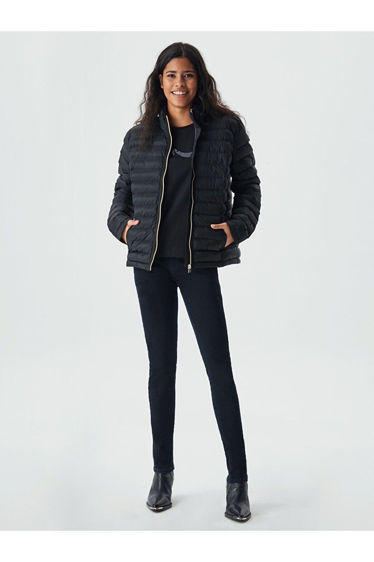 Şişme Dik Yaka Siyah Mont Şişme Dik Yaka Siyah Mont