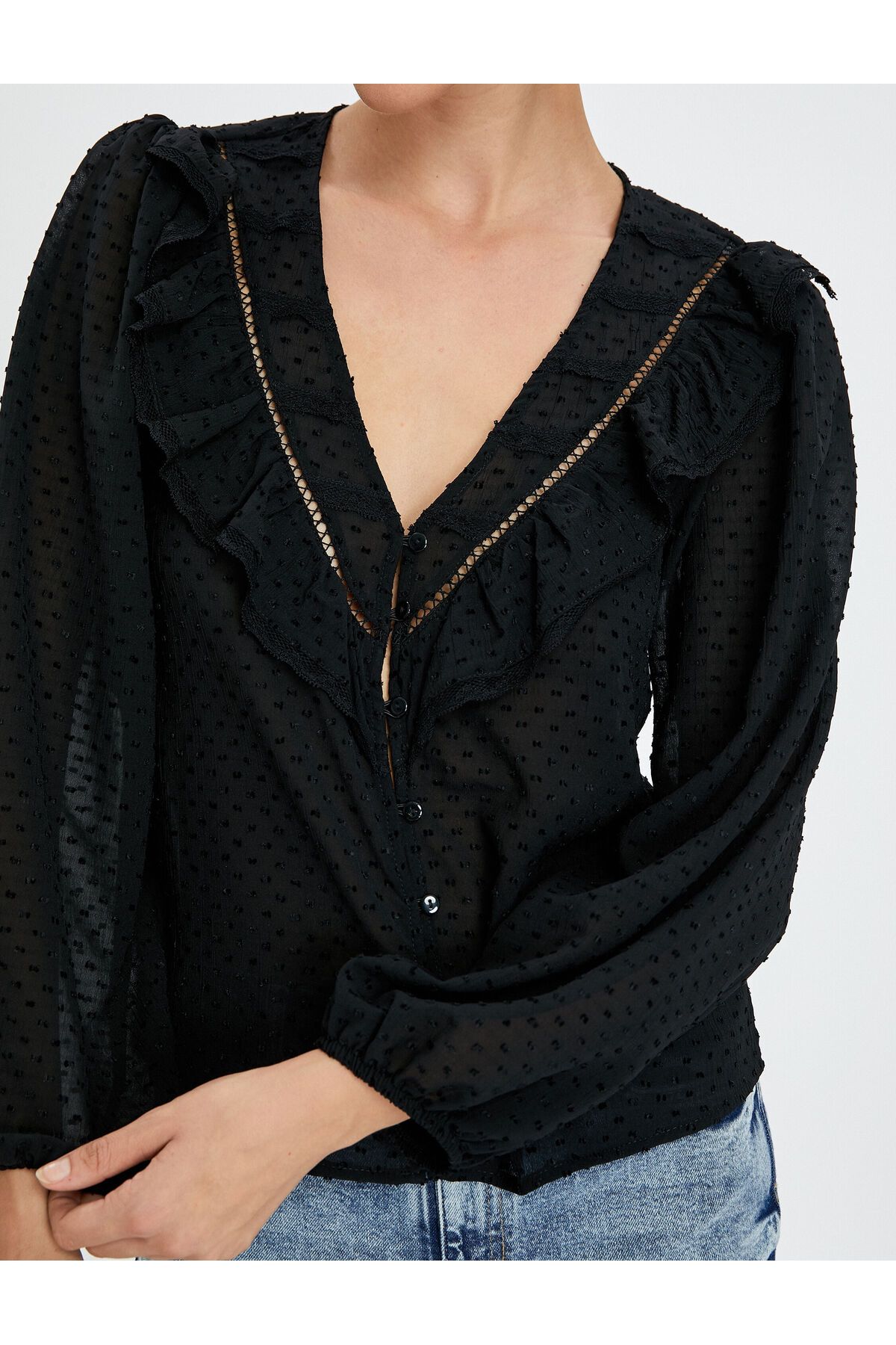 Şifon Gömlek Balon Kollu V Yaka Fırfırlı Düğmeli Şifon Gömlek Balon Kollu V Yaka Fırfırlı Düğmeli