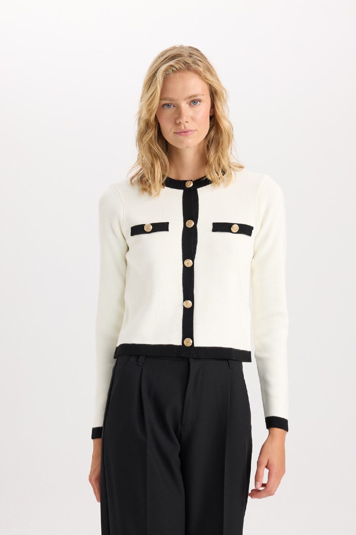 Regular Fit Bisiklet Yaka Düğmeli Basic Düz Triko Hırka C1482ax24wn Regular Fit Bisiklet Yaka Düğmeli Basic Düz Triko Hırka C1482ax24wn