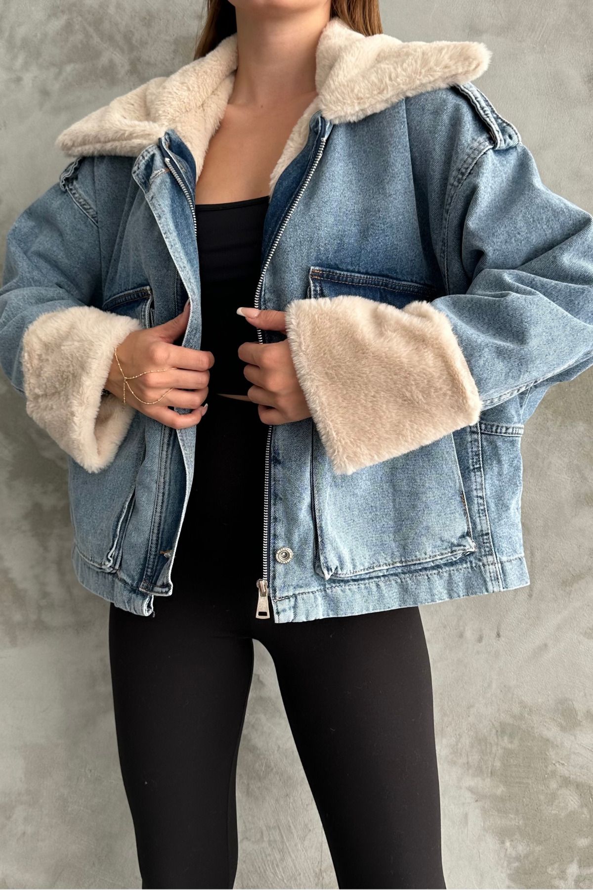 Peluş Detaylı Mavi Kot Ceket Peluş Detaylı Mavi Kot Ceket