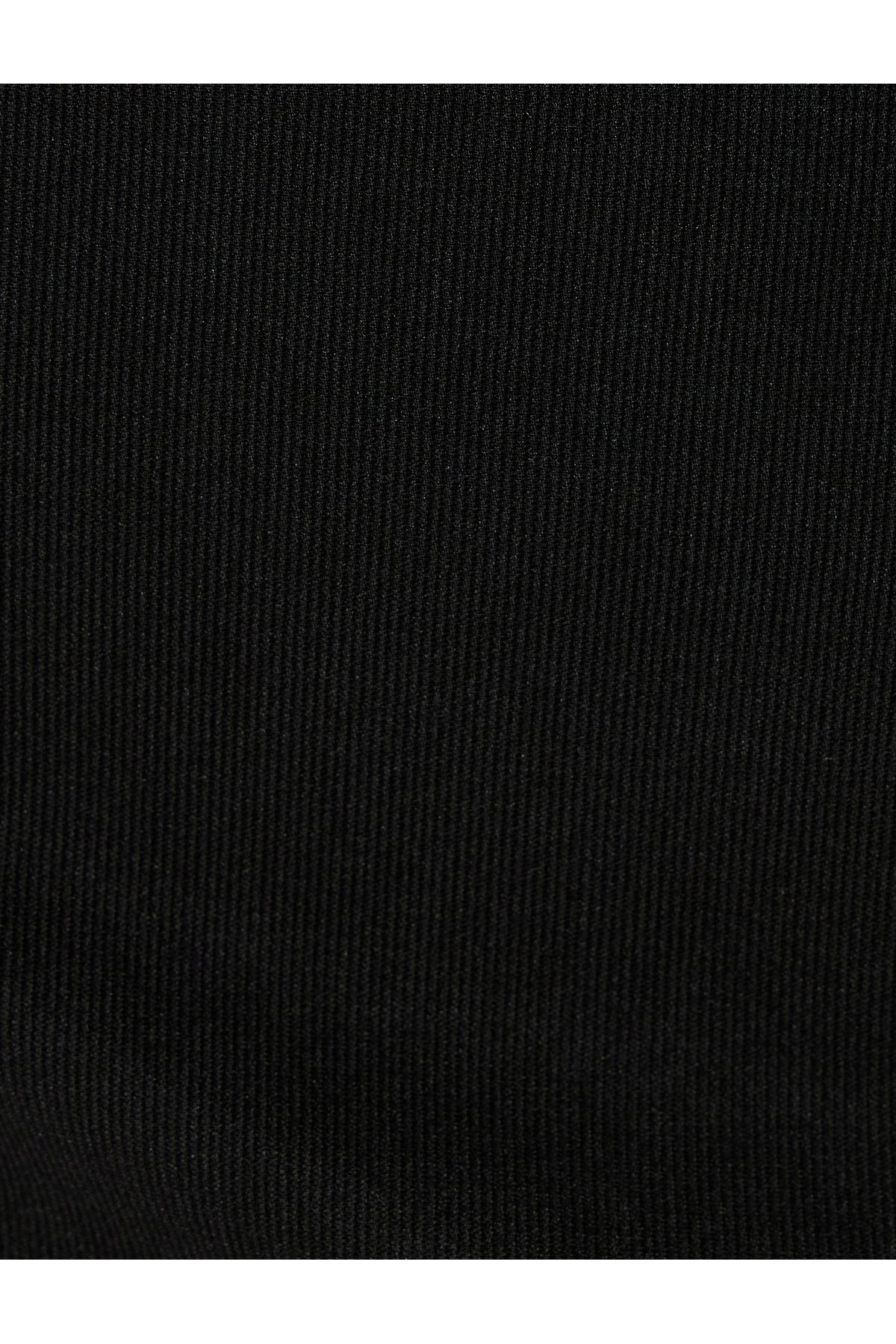 Slim Fit Yırtmaç Detaylı Mini Etek Slim Fit Yırtmaç Detaylı Mini Etek