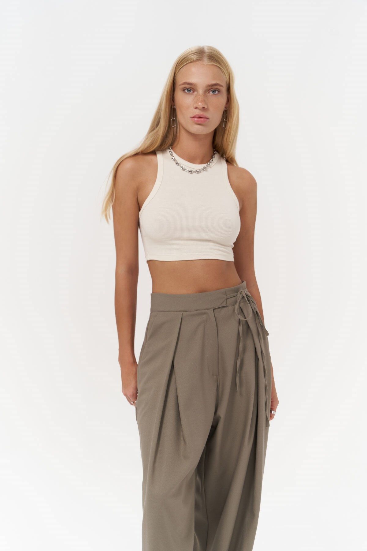 Mai Collection Fleur Fitilli Halter Yaka Bej Crop Mai Collection Fleur Fitilli Halter Yaka Bej Crop