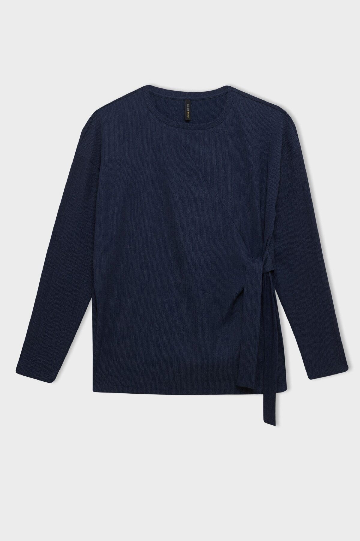 Lacivert Regular Fit Bisiklet Yaka Bağlama Detaylı Casual Bürümcük Uzun Kollu Tişört E1800ax24wn Lacivert Regular Fit Bisiklet Yaka Bağlama Detaylı Casual Bürümcük Uzun Kollu Tişört E1800ax24wn