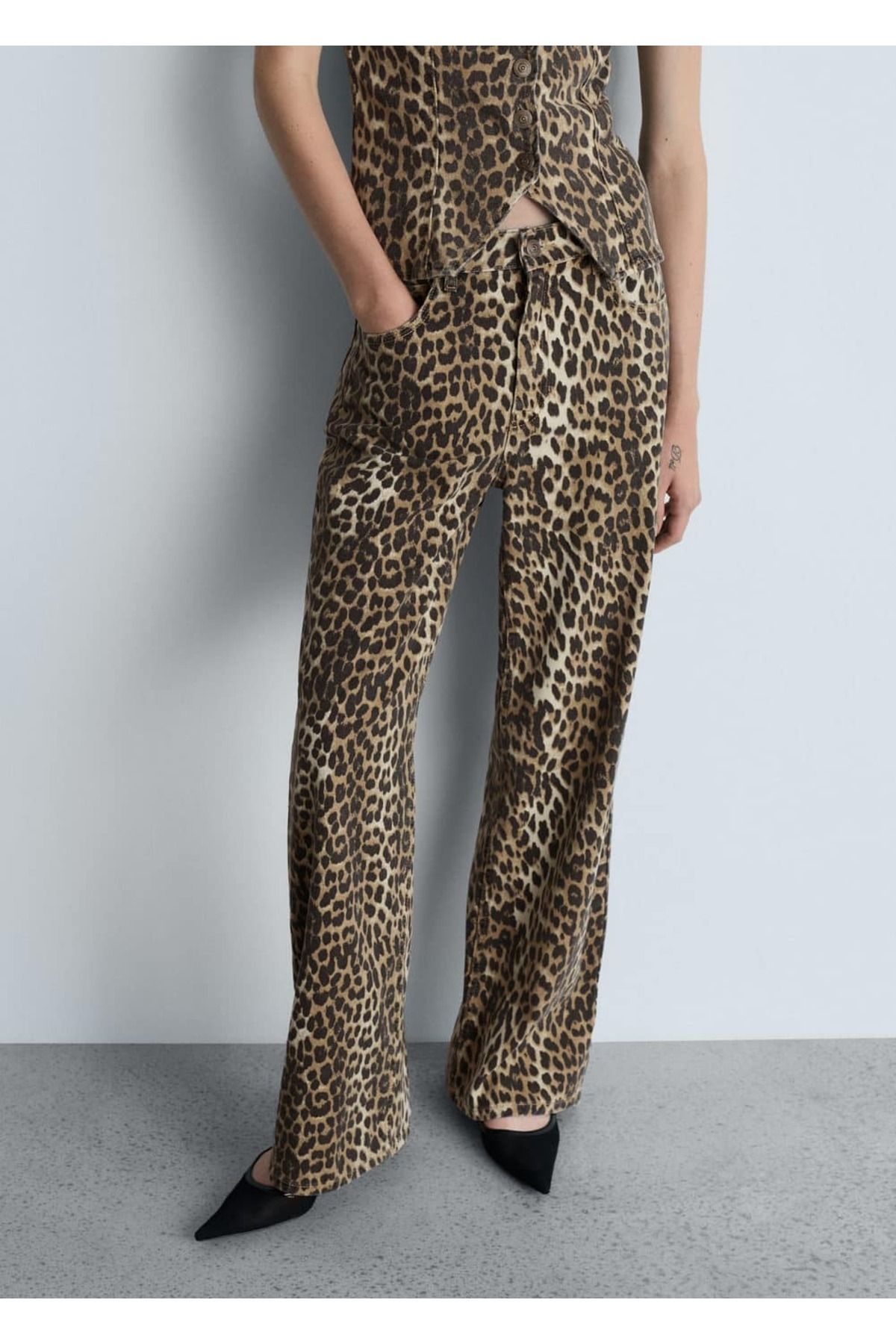 Leopar Desenli Yüksek Bel Düz Kesim Jean Pantolon Leopar Desenli Yüksek Bel Düz Kesim Jean Pantolon
