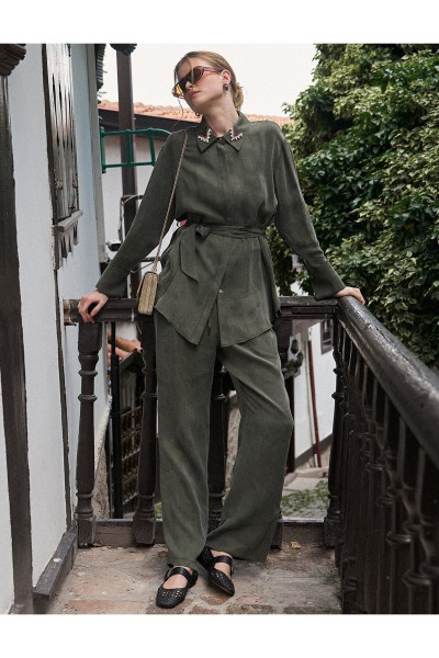 Yakası İşlemeli Cupra İkili Takım Haki Yakası İşlemeli Cupra İkili Takım Haki