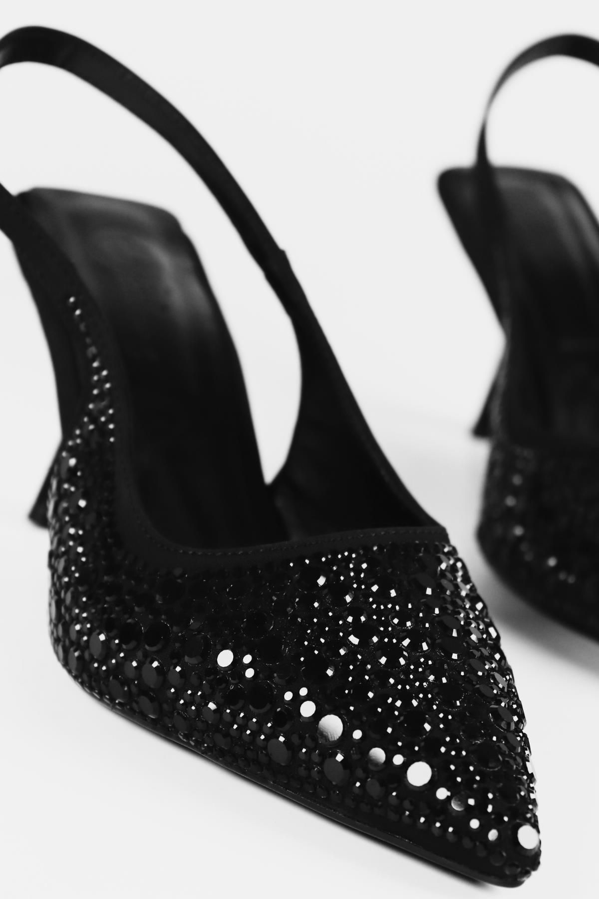 Kadın Siyah Taş Detaylı Kumaş Abiye Stiletto Topuklu Ayakkabı Kadın Siyah Taş Detaylı Kumaş Abiye Stiletto Topuklu Ayakkabı