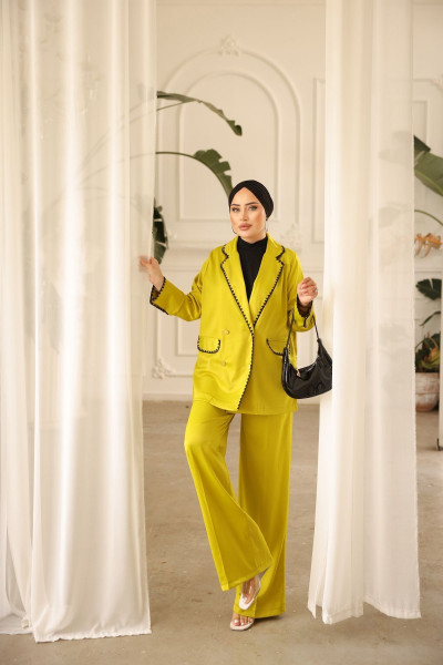 Kontur Baskı Detaylı Şık Ve Modern Kadın Tesettür Takımı Kontur Baskı Detaylı Şık Ve Modern Kadın Tesettür Takımı