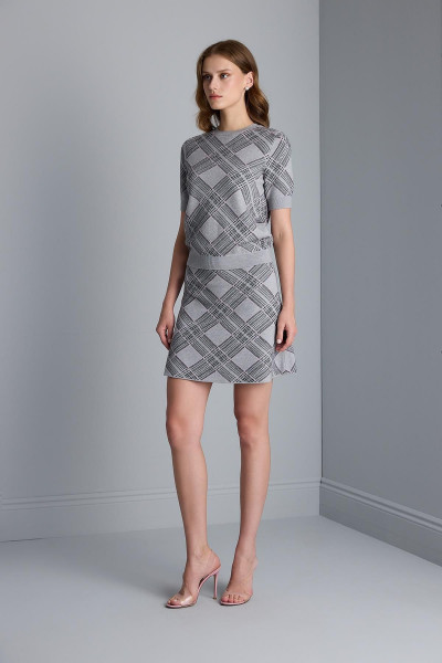 Taş Baskılı Kareli Gri Triko Bluz Taş Baskılı Kareli Gri Triko Bluz