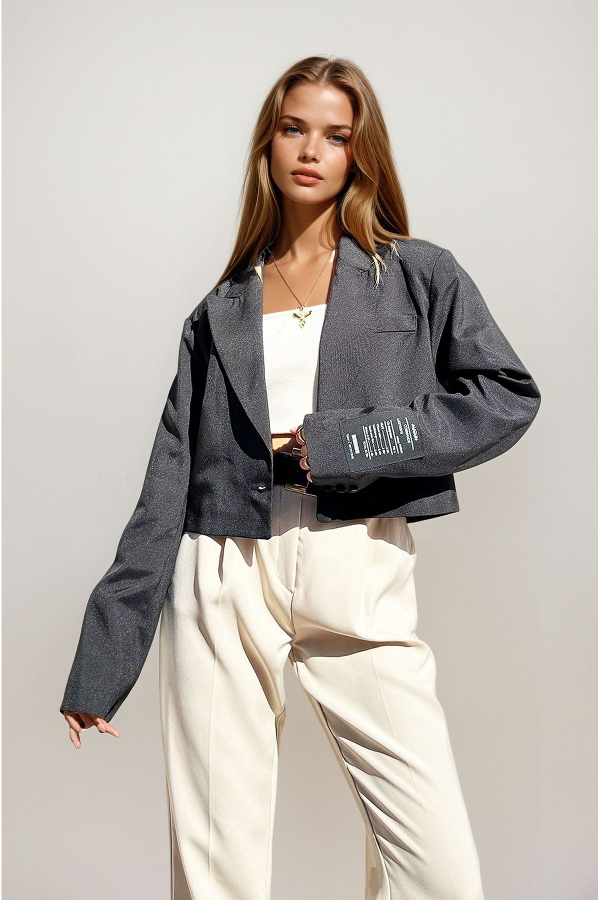 Kadın Siyah Omuzları Vatkalı Içi Astarlı Blazer Crop Ceket Prm1196 Kadın Siyah Omuzları Vatkalı Içi Astarlı Blazer Crop Ceket Prm1196