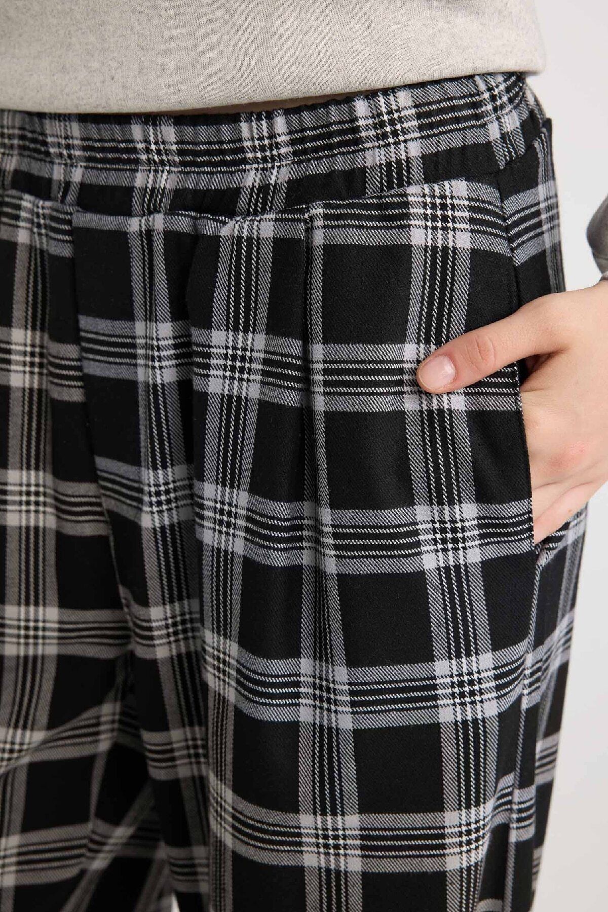 Wide Leg Geniş Bol Paça Kareli Normal Bel Lastikli Cepli Pijama Pantolon D9548AX24WN Wide Leg Geniş Bol Paça Kareli Normal Bel Lastikli Cepli Pijama Pantolon D9548AX24WN
