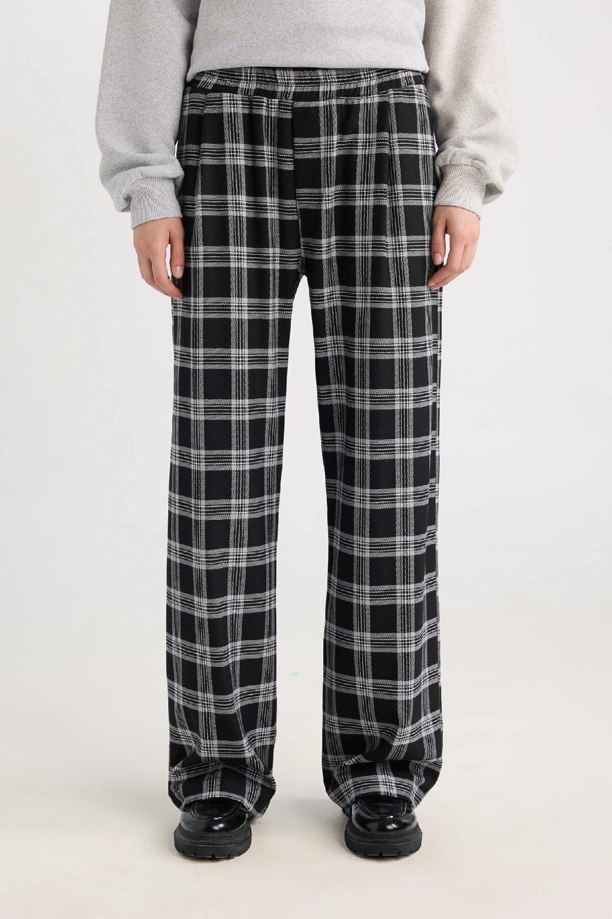 Wide Leg Geniş Bol Paça Kareli Normal Bel Lastikli Cepli Pijama Pantolon D9548AX24WN Wide Leg Geniş Bol Paça Kareli Normal Bel Lastikli Cepli Pijama Pantolon D9548AX24WN