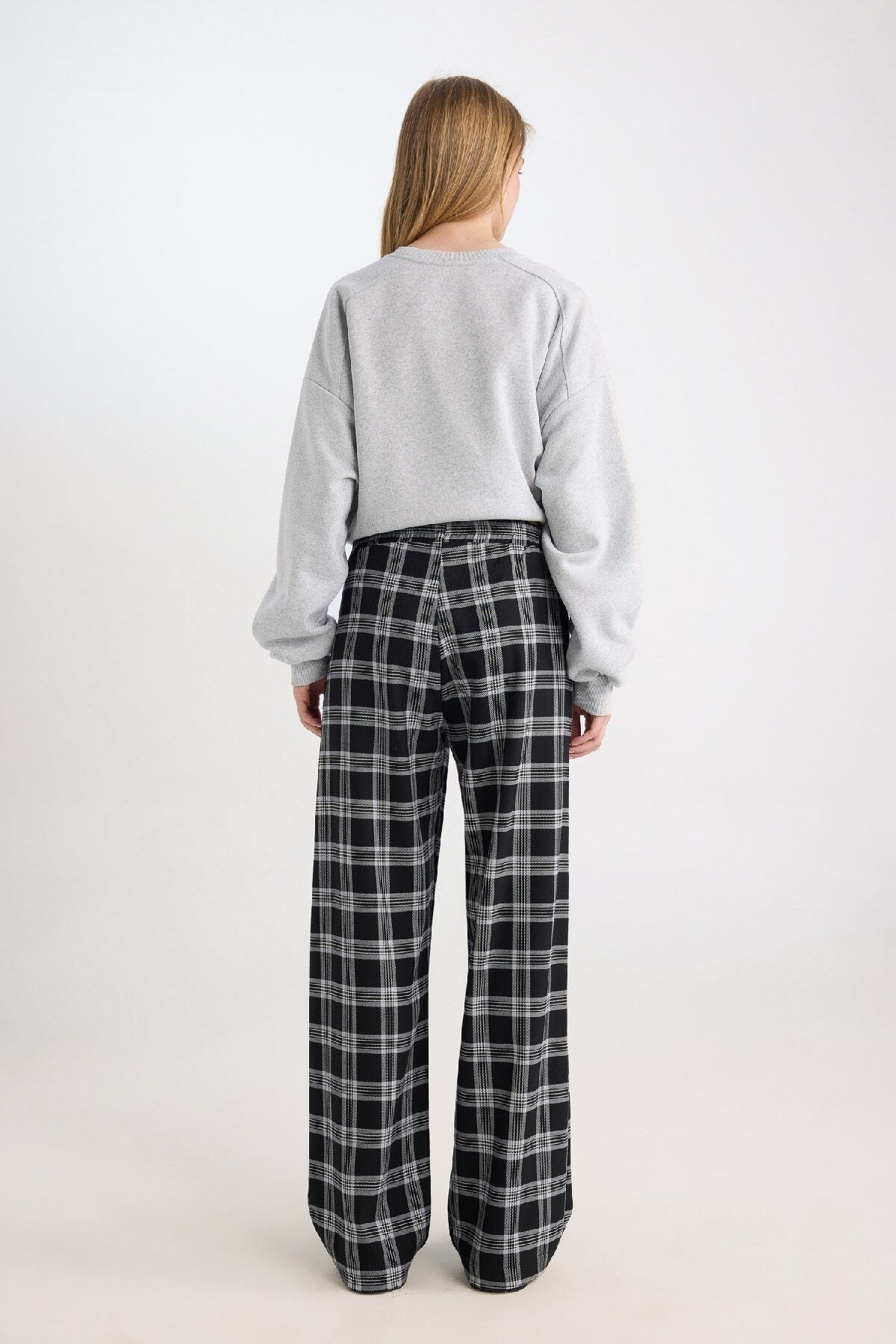 Wide Leg Geniş Bol Paça Kareli Normal Bel Lastikli Cepli Pijama Pantolon D9548AX24WN Wide Leg Geniş Bol Paça Kareli Normal Bel Lastikli Cepli Pijama Pantolon D9548AX24WN