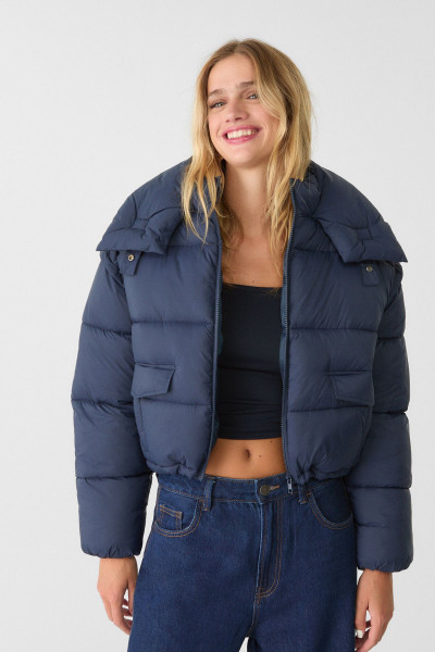 Kapüşonlu crop şişme mont Kapüşonlu crop şişme mont