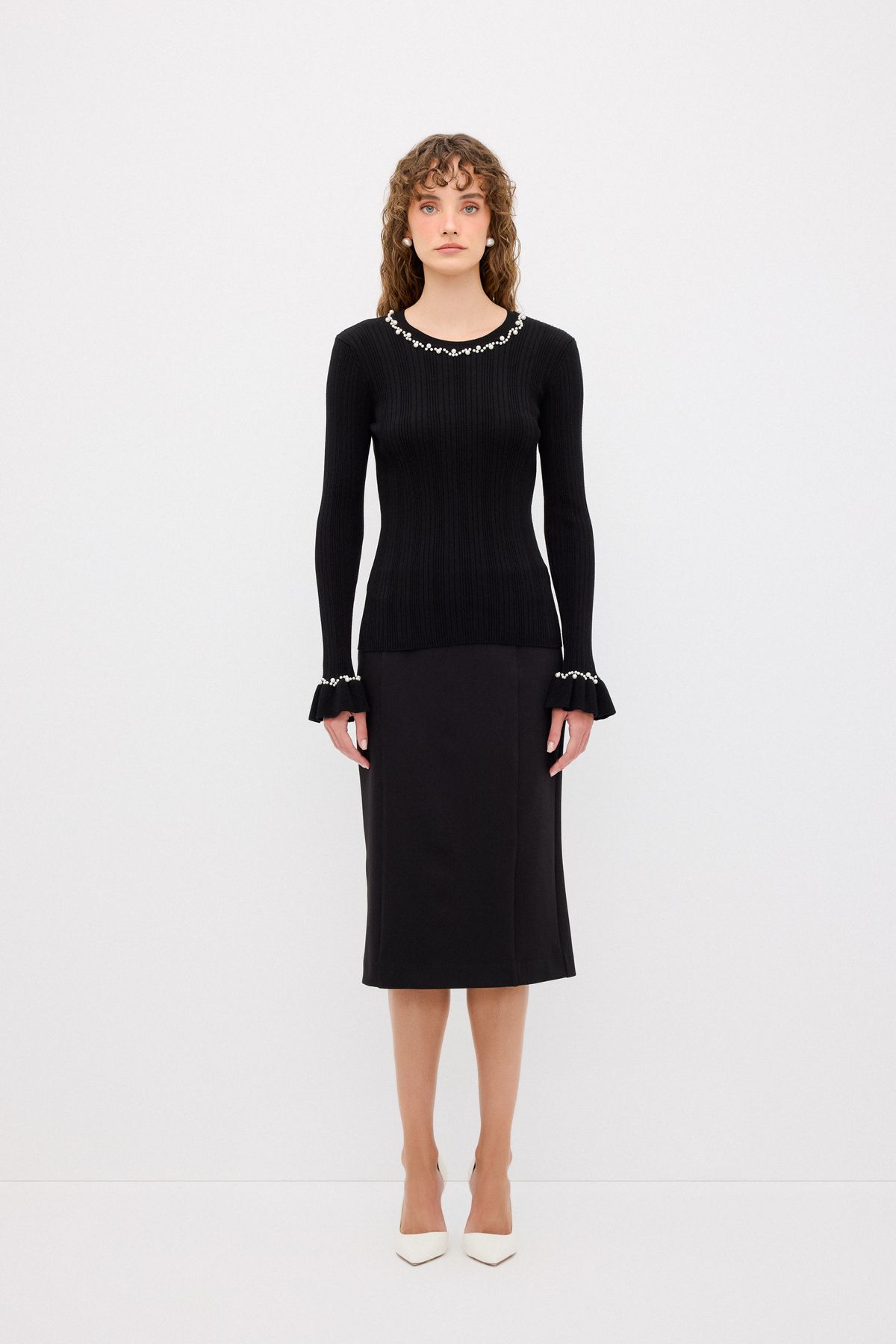 Yakası İncili Triko Bluz Yakası İncili Triko Bluz