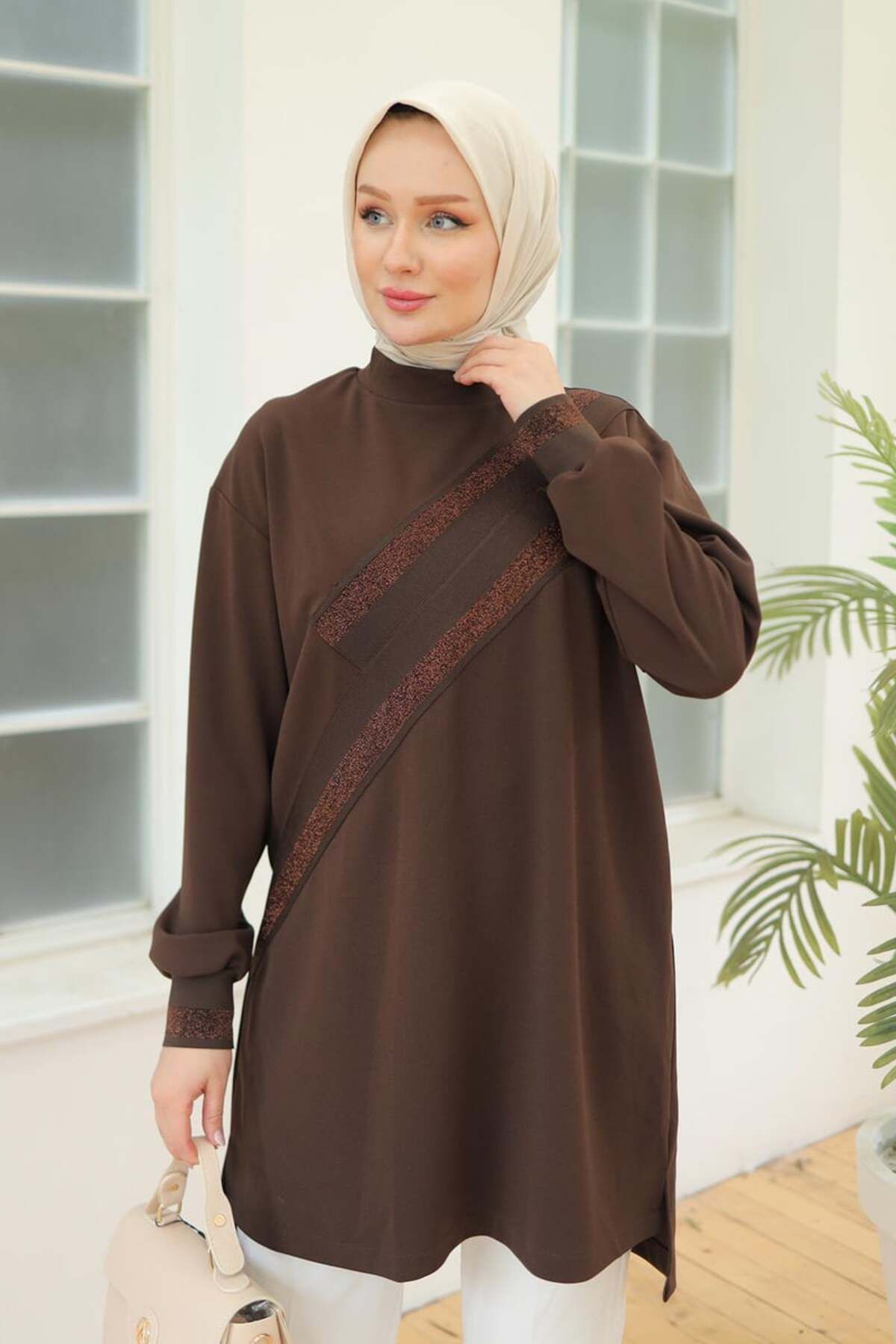 Kolları Ribanalı Sim Detaylı Tunik Kolları Ribanalı Sim Detaylı Tunik