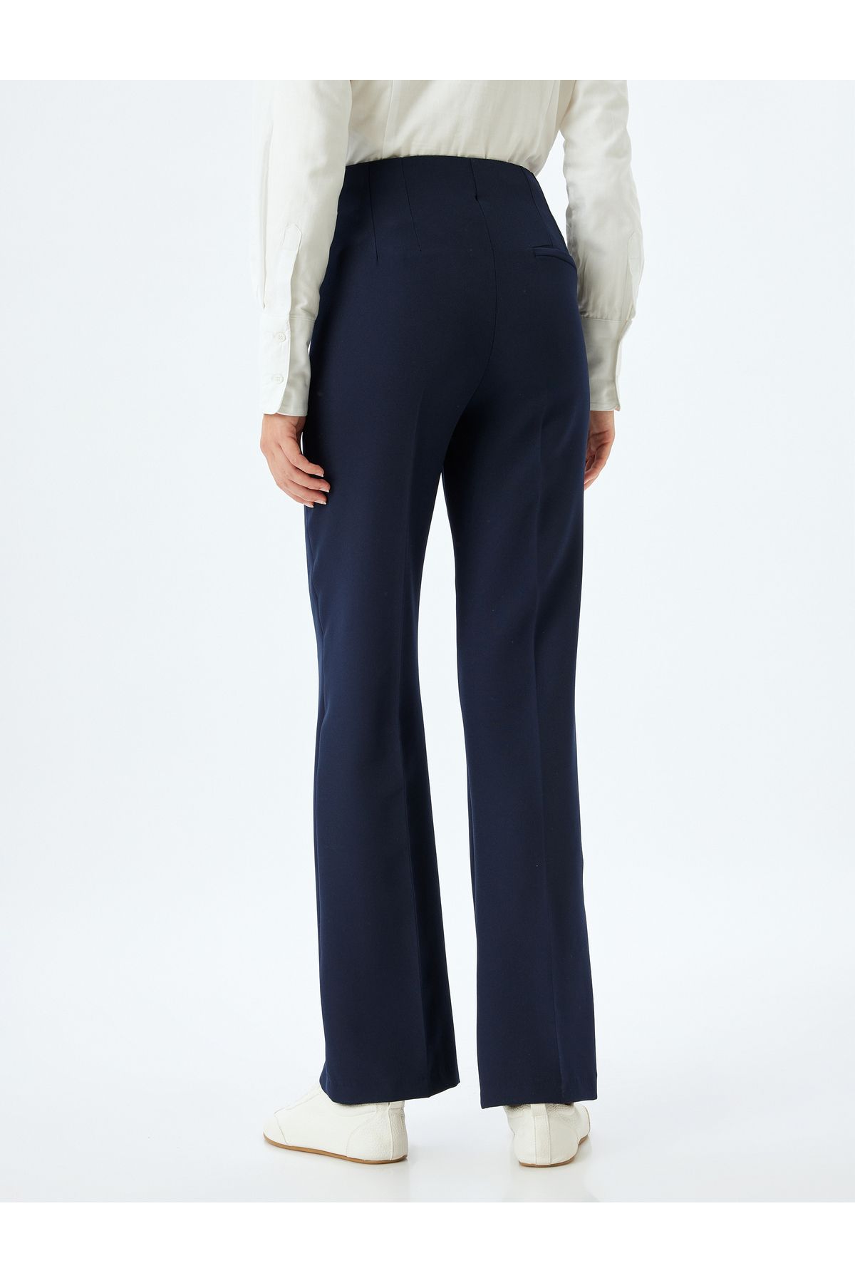 Slim Düz Paça Kumaş Pantolon Cepli Standart Bel Slim Düz Paça Kumaş Pantolon Cepli Standart Bel