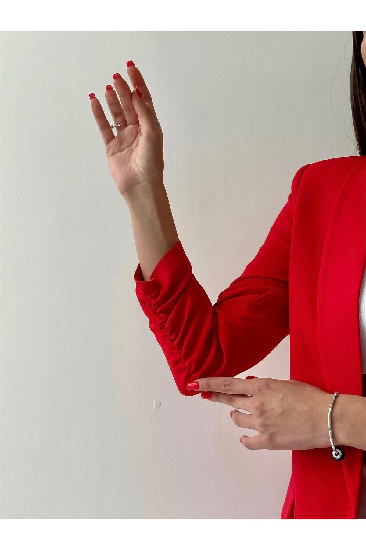 Kolu Büzgülü Blazer Ceket Kırmızı Kolu Büzgülü Blazer Ceket Kırmızı
