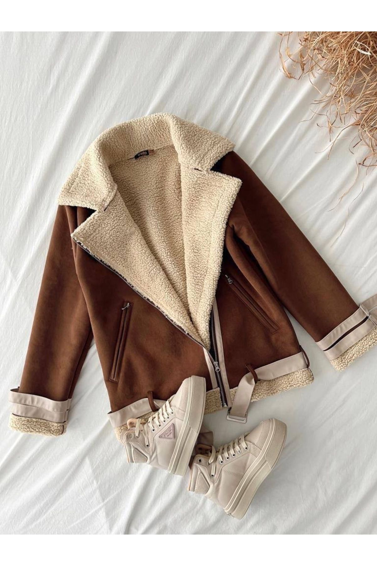 Yeni Sezon Kadın Içi Rapitli Kemer Detaylı Zr Deri Süet Mont Yeni Sezon Kadın Içi Rapitli Kemer Detaylı Zr Deri Süet Mont