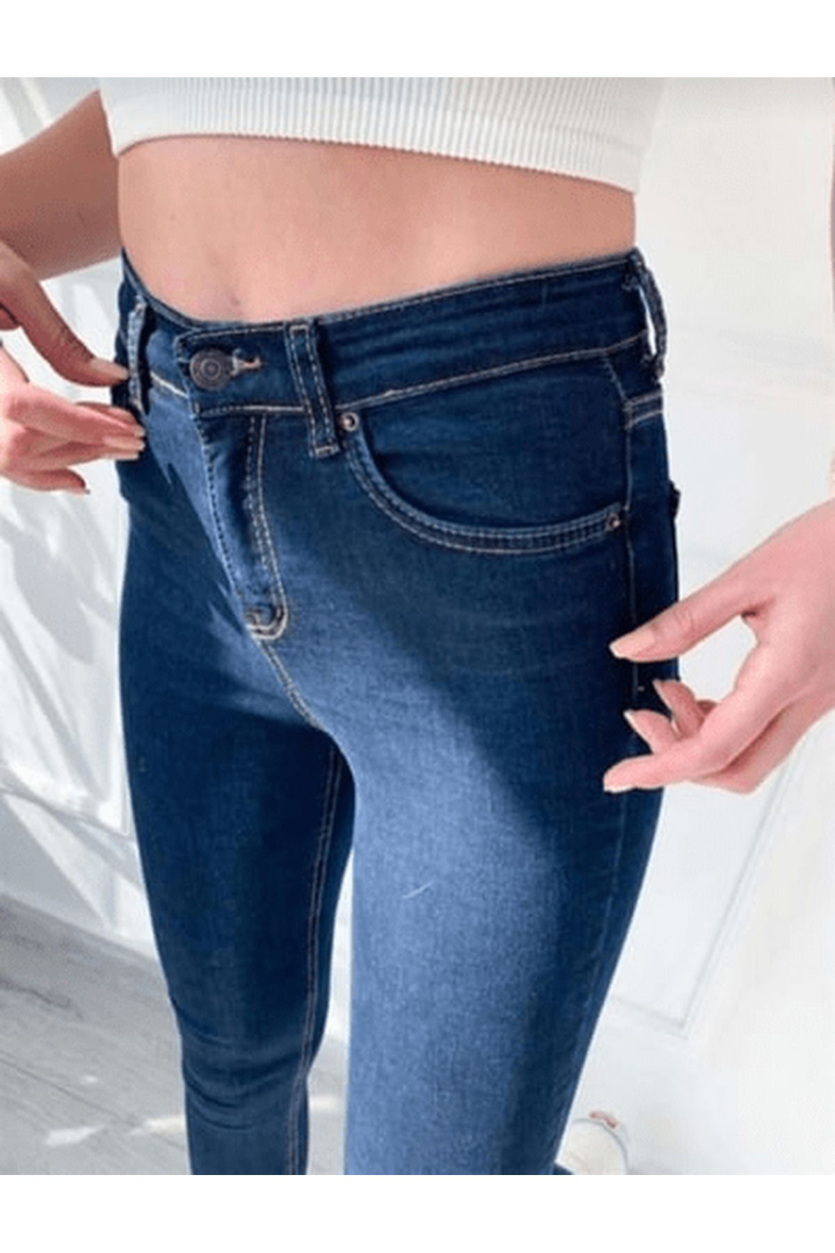 Koyu Mavi Yüksek Ve Esnek Bel Dar Paça Kot Pantolon Kadın Koyu Mavi Yüksek Ve Esnek Bel Dar Paça Kot Pantolon Kadın