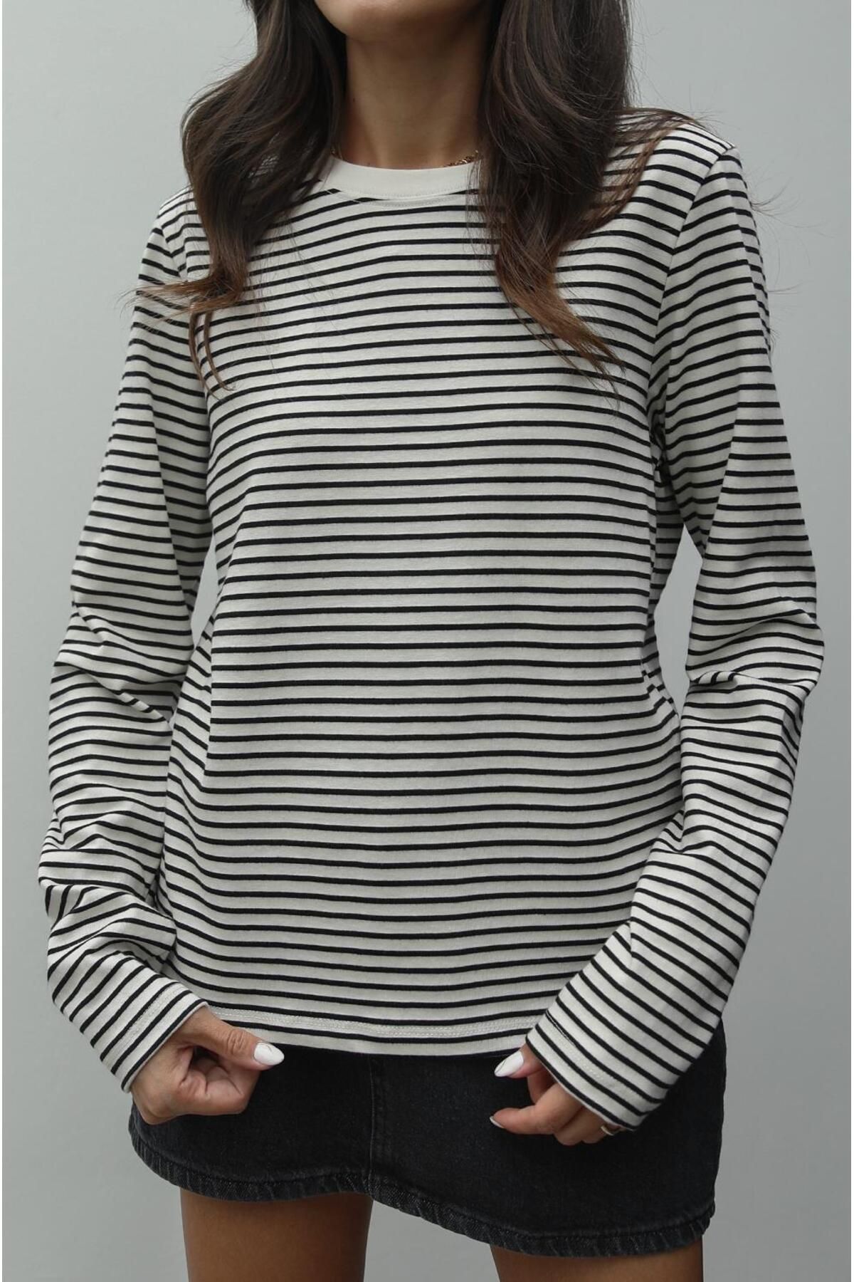 Siyah Çizgili Uzun Kollu Bluz Siyah Çizgili Uzun Kollu Bluz
