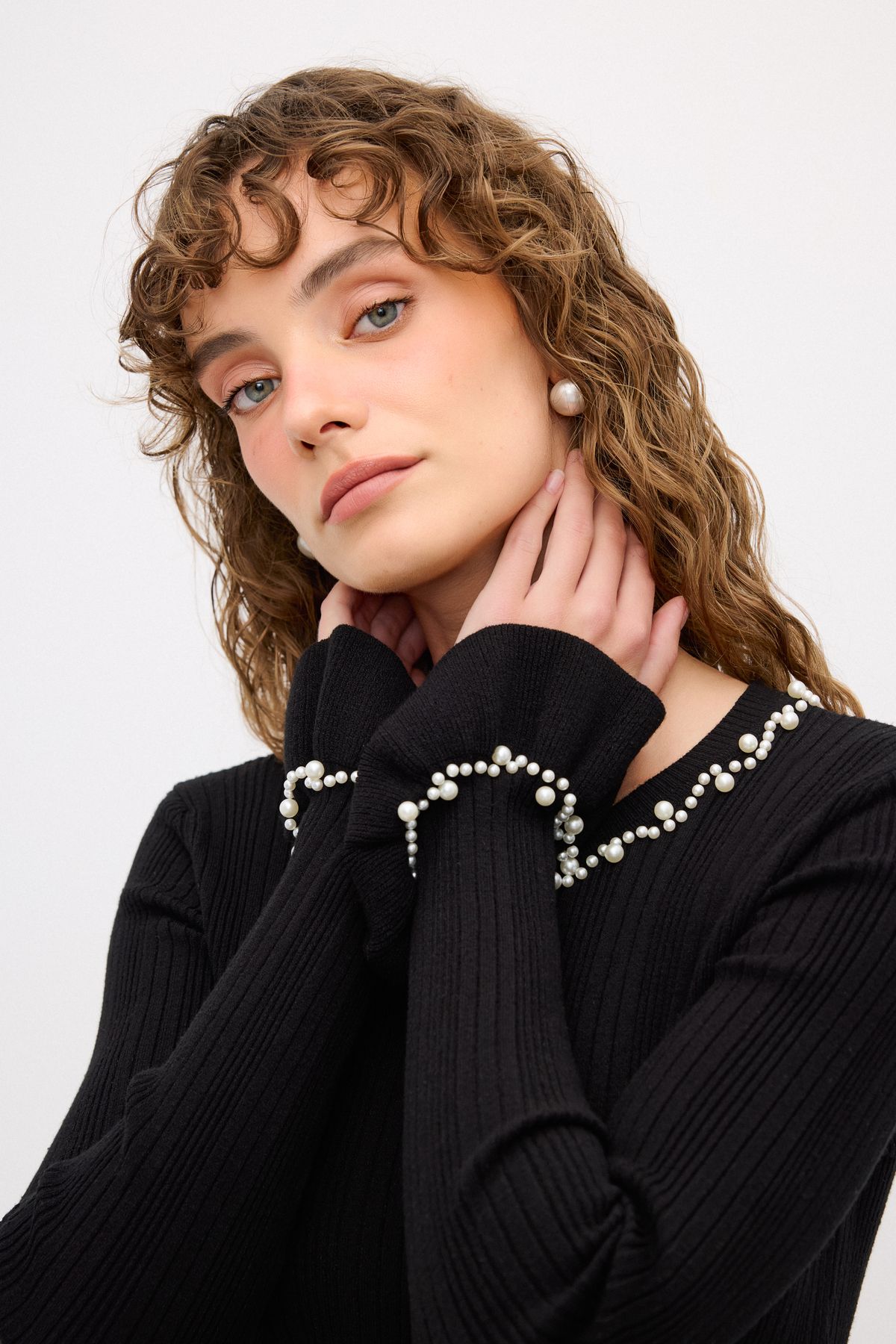 Yakası İncili Triko Bluz Yakası İncili Triko Bluz