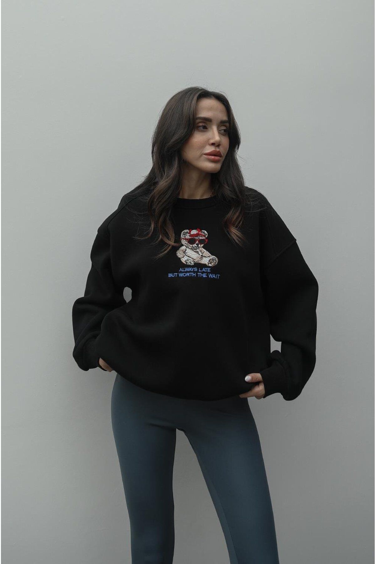 Siyah Ayıcık Baskılı Sweatshirt