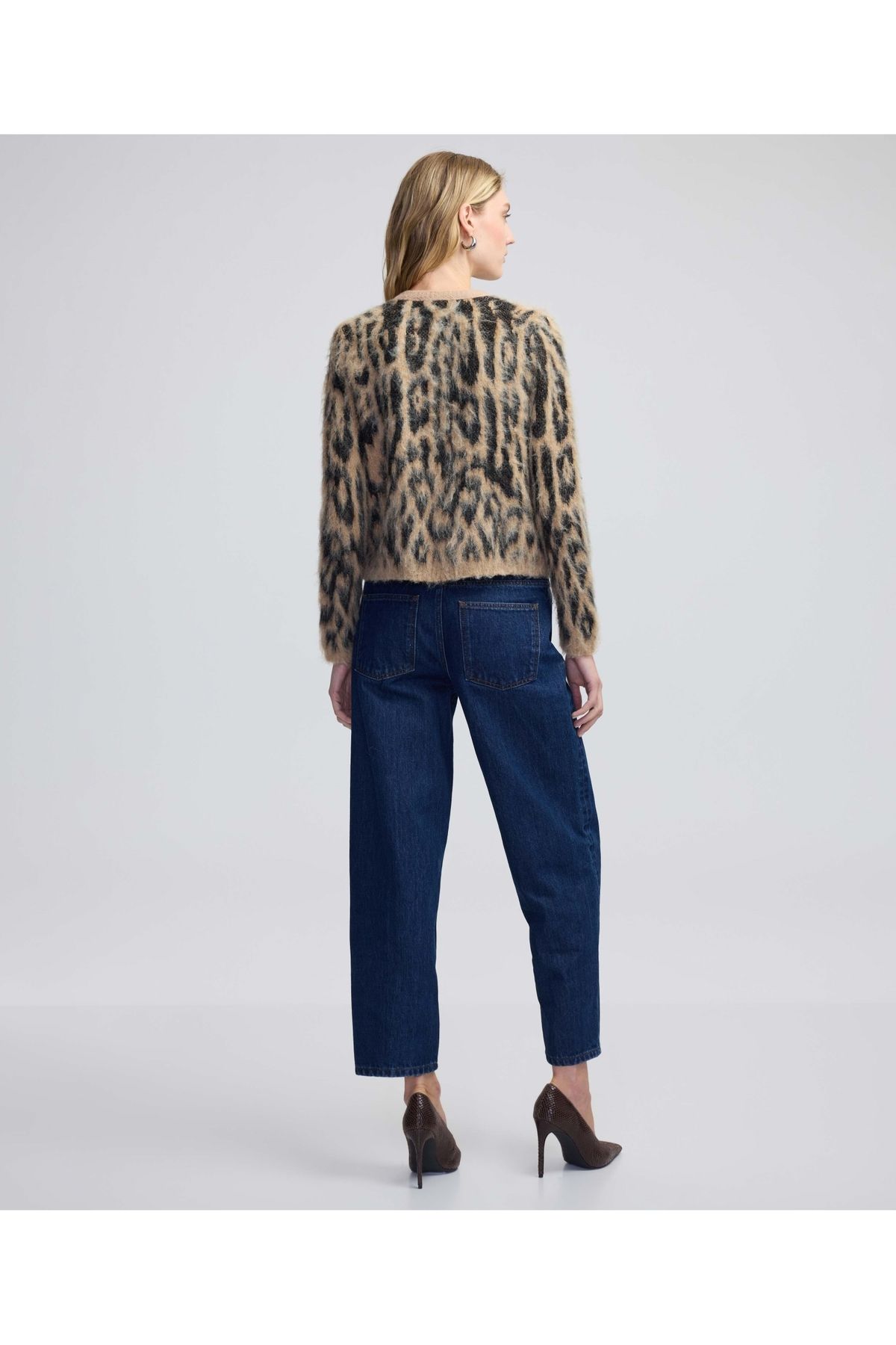 Leopar jakarlı hırka Leopar jakarlı hırka