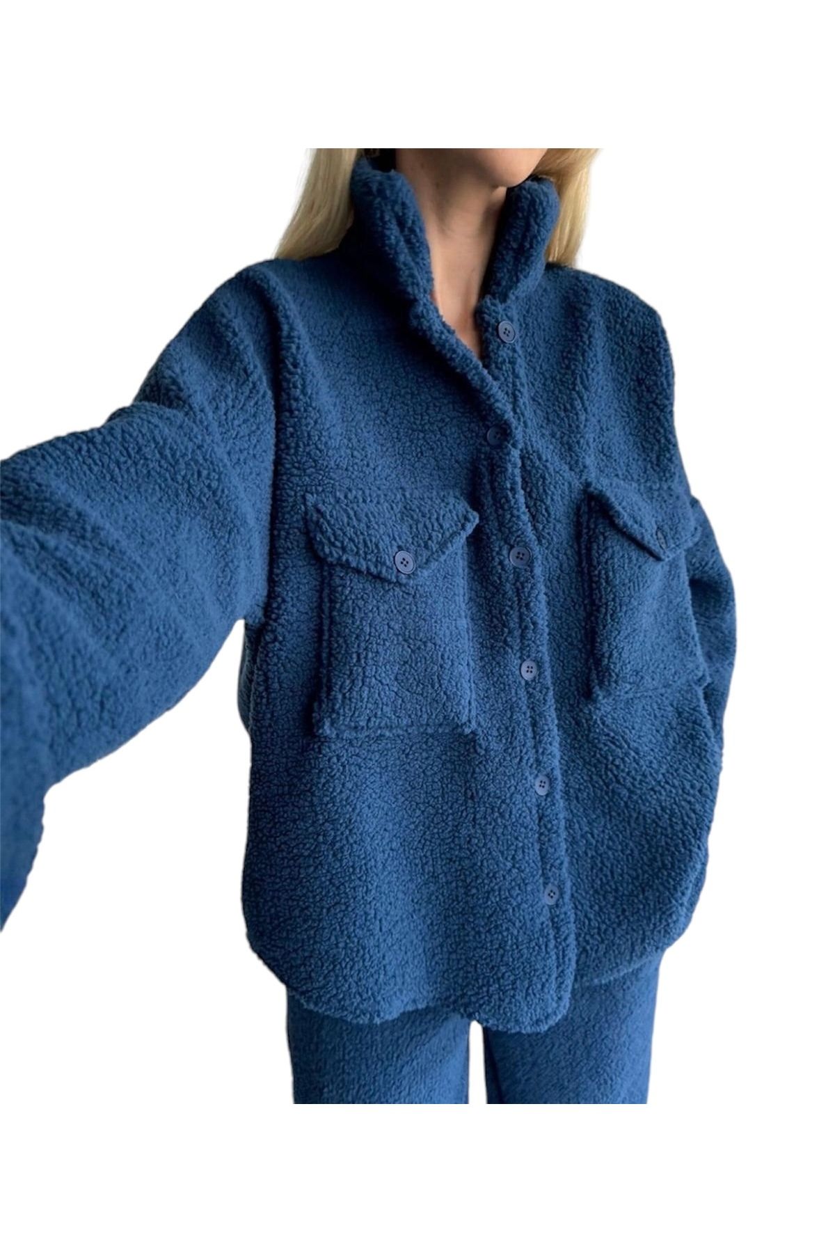 Kadın Peluş Oversize Düğmeli Ceket Kadın Peluş Oversize Düğmeli Ceket