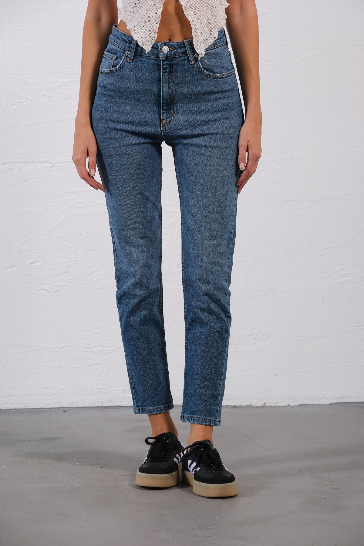 Mavi Yüksek Bel, Esnek Skinny Denim Dar Kalıp Mom Jean Kadın Kot Pantolon @cremona Mavi Yüksek Bel, Esnek Skinny Denim Dar Kalıp Mom Jean Kadın Kot Pantolon @cremona