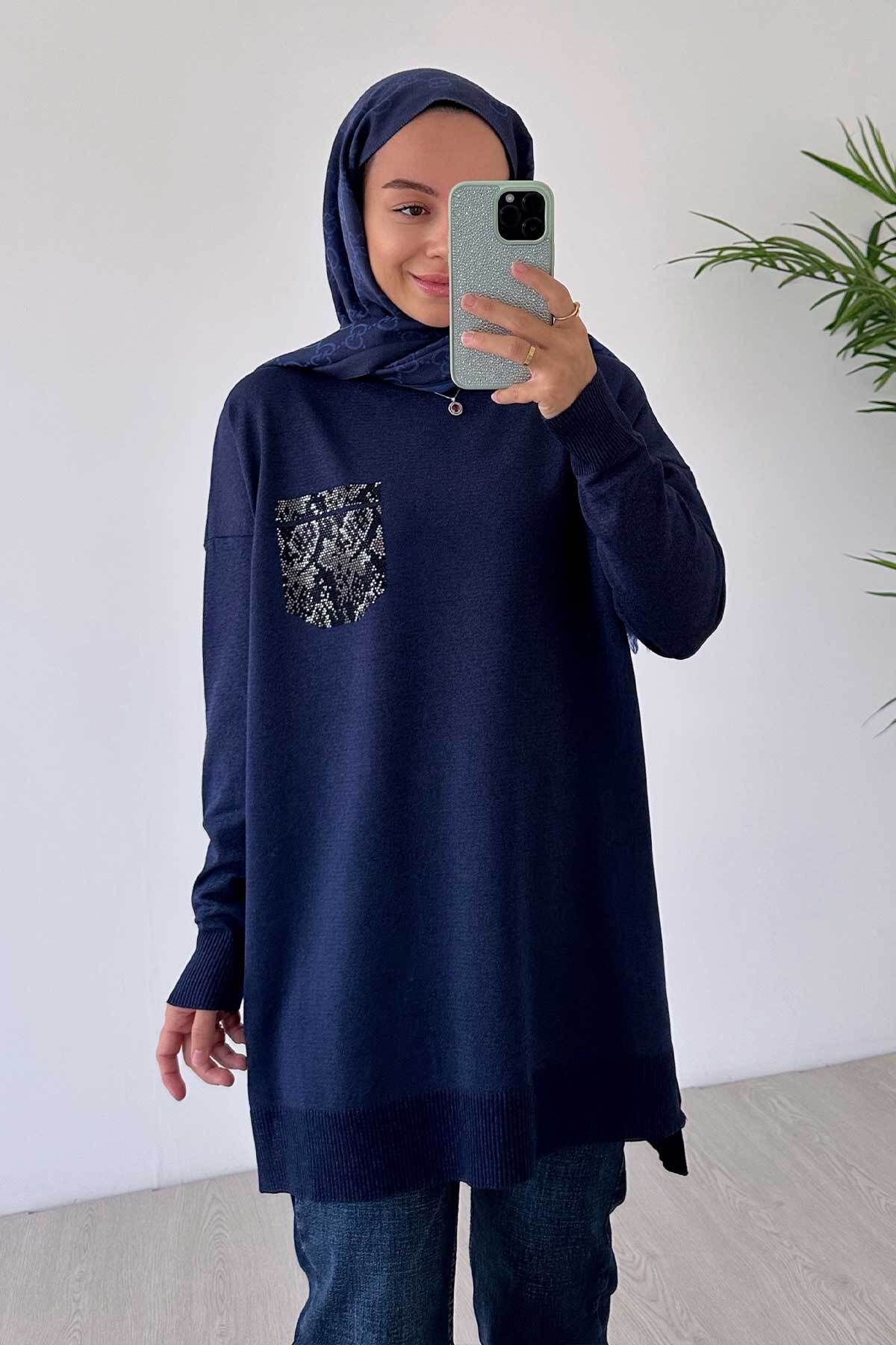 Taşlı Cep Merserize Tesettür Tunik - Lacivert Taşlı Cep Merserize Tesettür Tunik - Lacivert