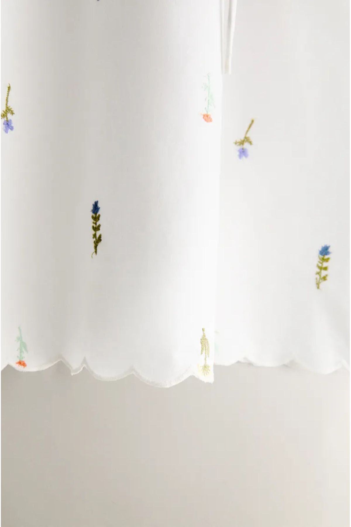 Shirt with Foral Embroidery Shirt with Foral Embroidery