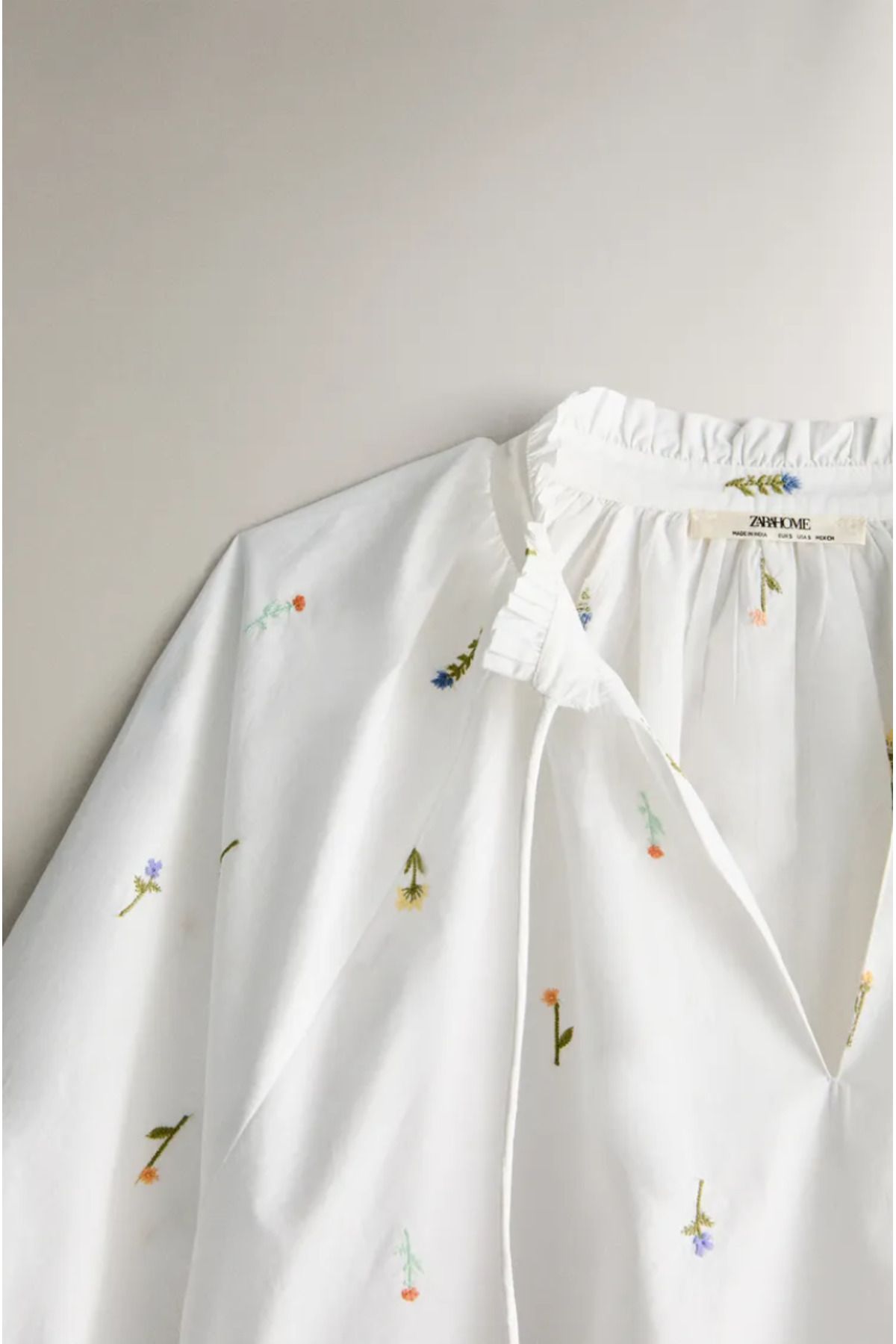 Shirt with Foral Embroidery Shirt with Foral Embroidery