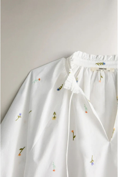 Shirt with Foral Embroidery Shirt with Foral Embroidery