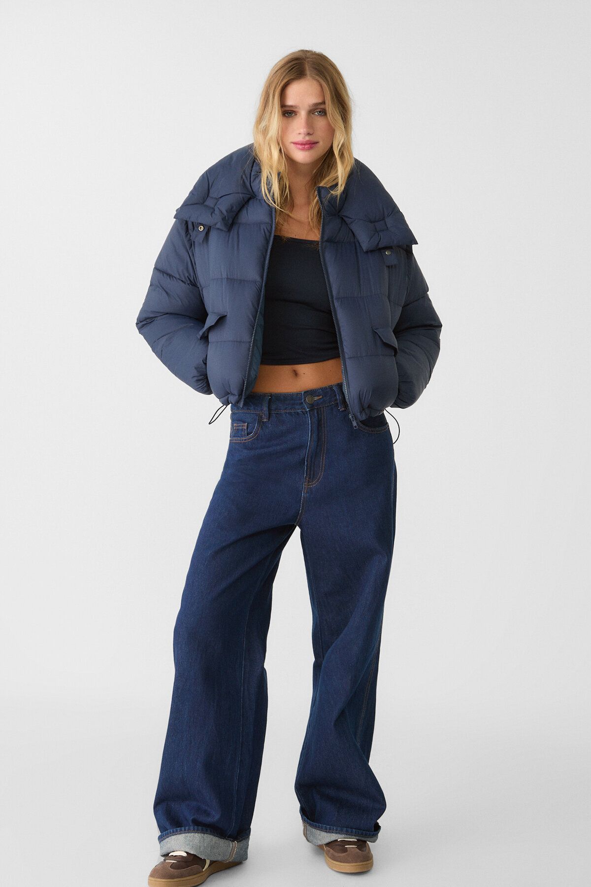 Kapüşonlu crop şişme mont Kapüşonlu crop şişme mont