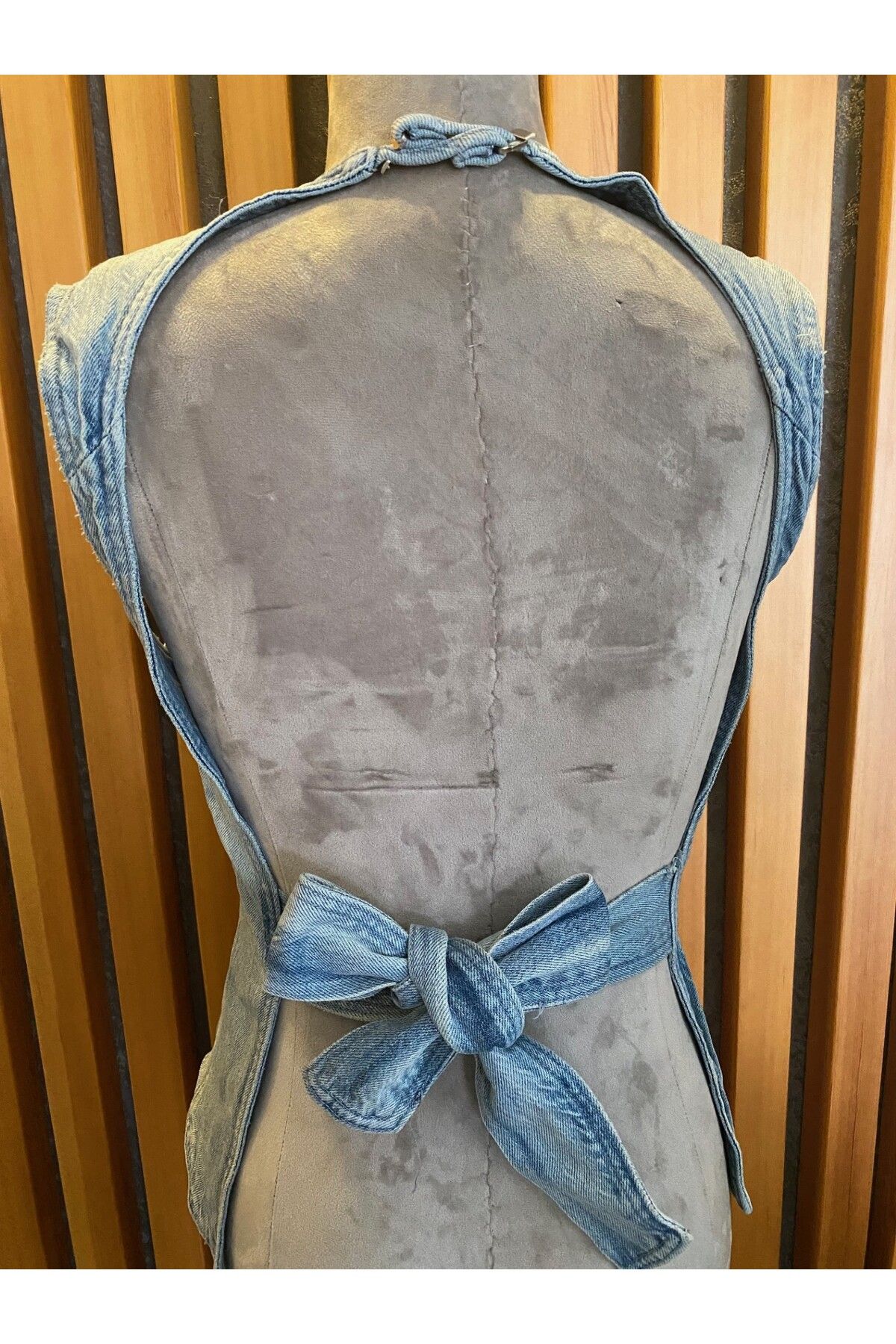 SIRT DEKOLTELİ YELEK