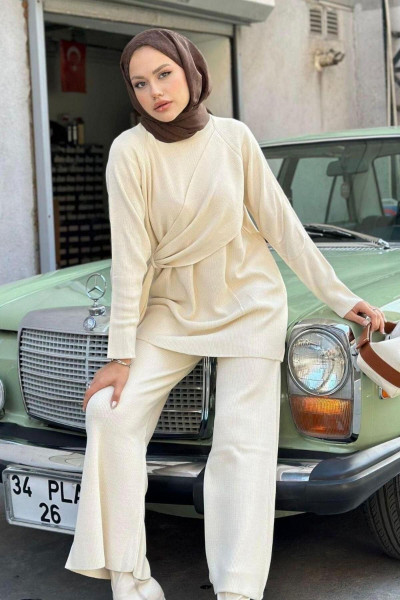 Yandan Şallı Triko Takım Ekru Yandan Şallı Triko Takım Ekru