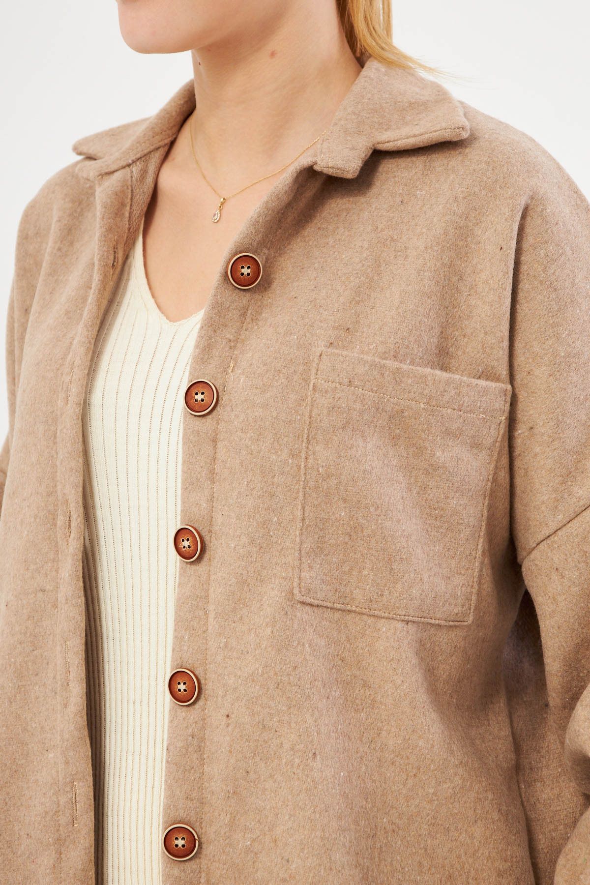 Kadın Vizon Oversize Kaşe Cepli Gömlek ARM-22Y001156 Kadın Vizon Oversize Kaşe Cepli Gömlek ARM-22Y001156