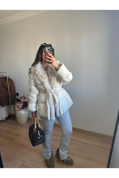 Kürk detaylı şişme mont Kürk detaylı şişme mont