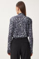 Leopar Desenli Anvelop Yaka Vatkalı Çıtçıtlı Sandy Bluz GRİ SİYAH LZH0005 Leopar Desenli Anvelop Yaka Vatkalı Çıtçıtlı Sandy Bluz GRİ SİYAH LZH0005