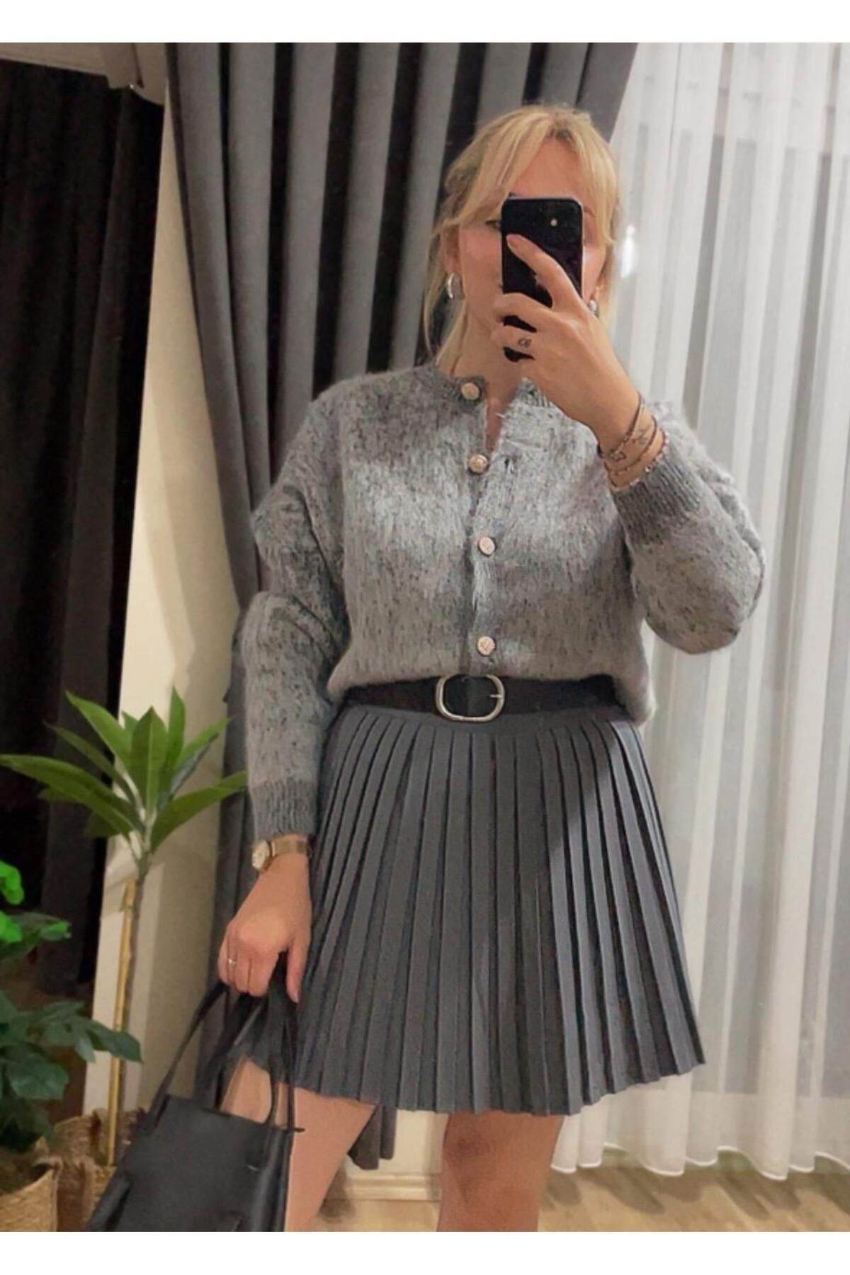 Pliseli Kemerli Krep Kumaş Mini Gri Etek Pliseli Kemerli Krep Kumaş Mini Gri Etek