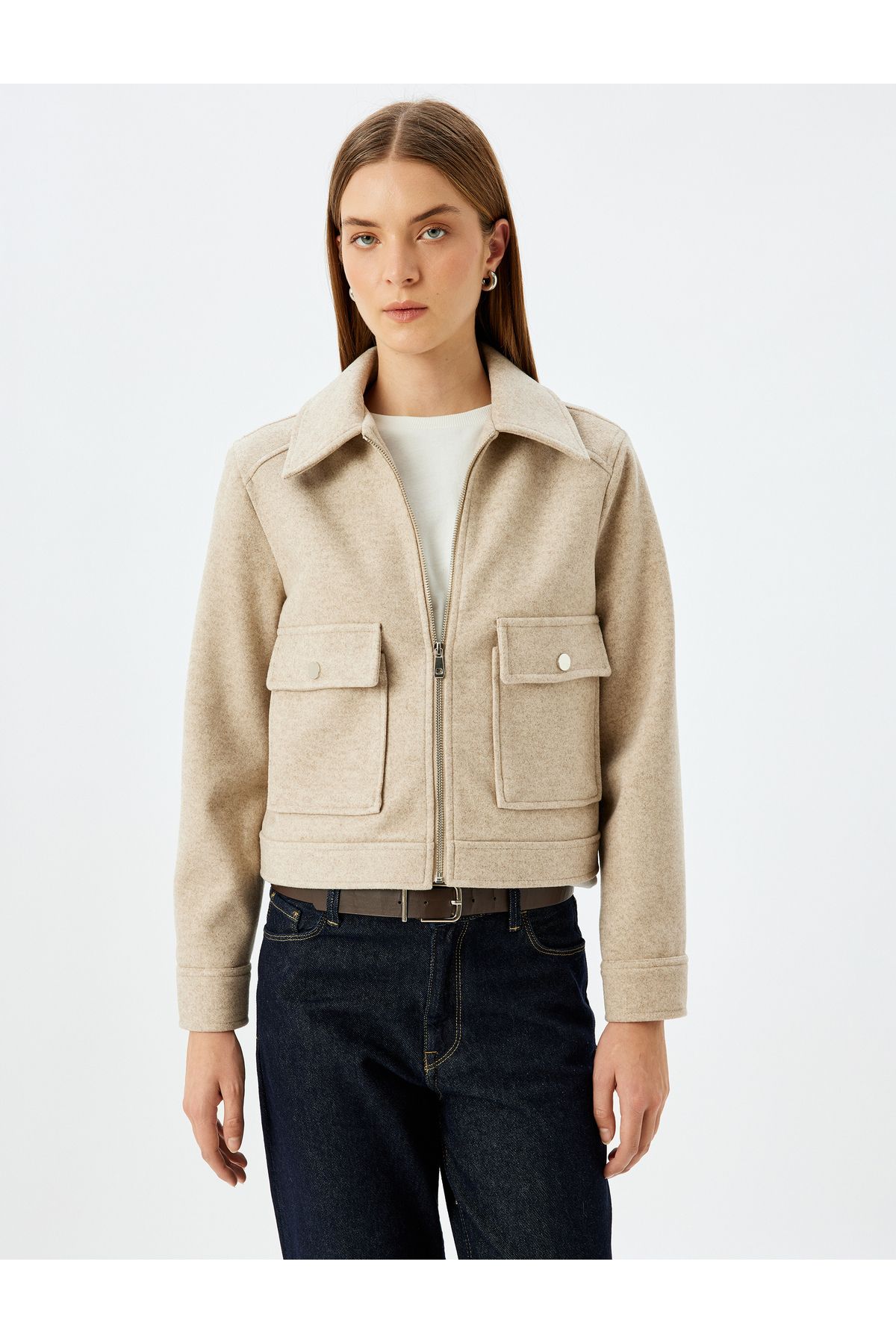 Kapaklı Cep Detaylı Rahat Kalıp Fermuarlı Kısa Kaşe Ceket Kapaklı Cep Detaylı Rahat Kalıp Fermuarlı Kısa Kaşe Ceket