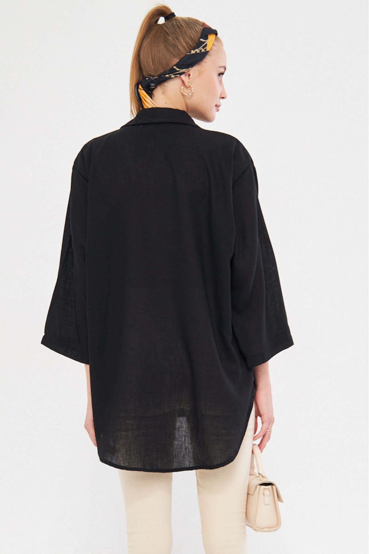 Kadın Siyah Gömlek Yakalı Önden Bağcıklı Kimono Gömlek ARM-25K001006 Kadın Siyah Gömlek Yakalı Önden Bağcıklı Kimono Gömlek ARM-25K001006