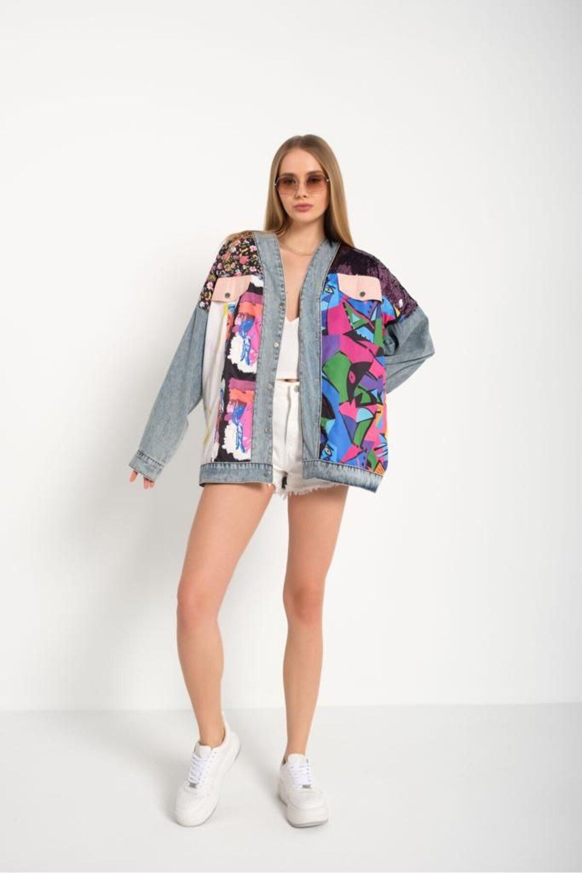 Kadın Payetli Pullu Rengarenk Desenli Saten Astarlı Tasarım Kot Denim Retro Ceket Kadın Payetli Pullu Rengarenk Desenli Saten Astarlı Tasarım Kot Denim Retro Ceket