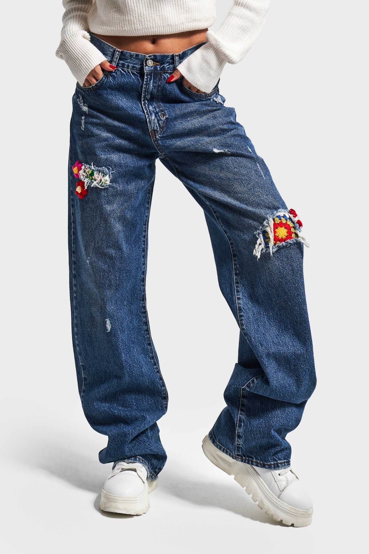 Kadın T.Kot Rengi Etnik Gül Desenli Loose Fit Tasarım Denim Kadın T.Kot Rengi Etnik Gül Desenli Loose Fit Tasarım Denim