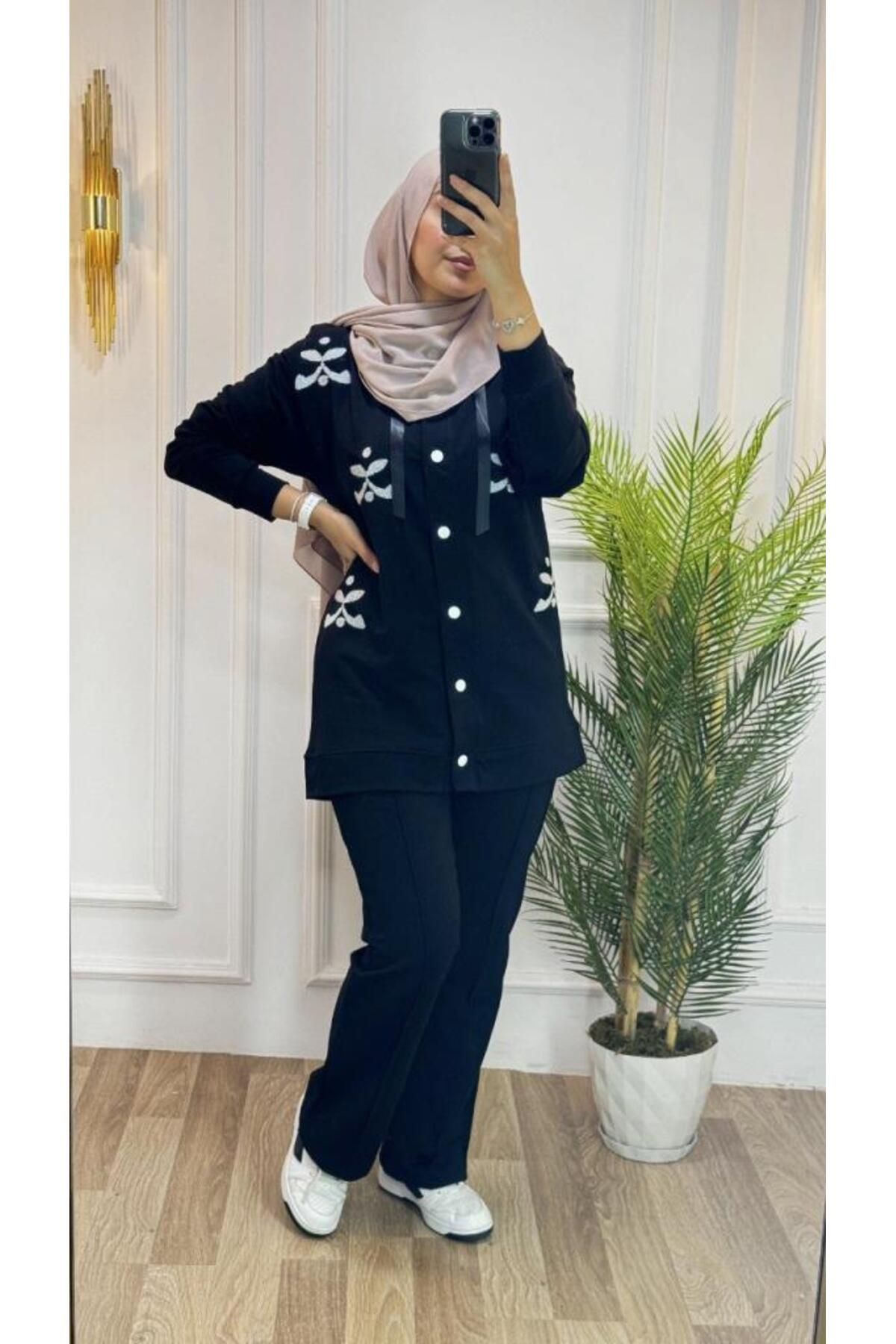 yeni sezonlu kadın kışlık iki parçalı takım pijama tesettürlü ve günlük kullanmaya uygundur model G1 yeni sezonlu kadın kışlık iki parçalı takım pijama tesettürlü ve günlük kullanmaya uygundur model G1