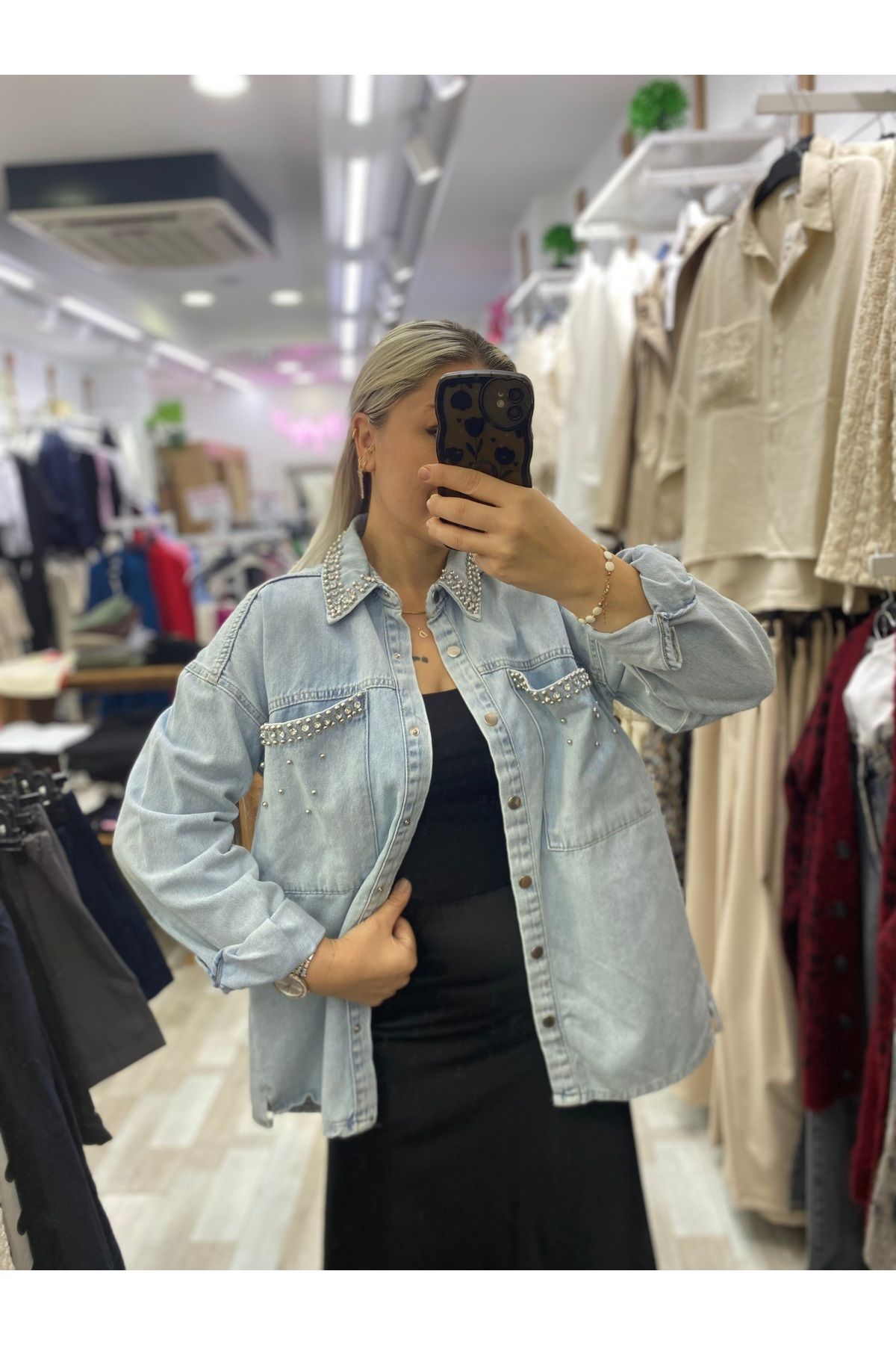Taş Detaylı Oversize Denim Kot Ceket Taş Detaylı Oversize Denim Kot Ceket