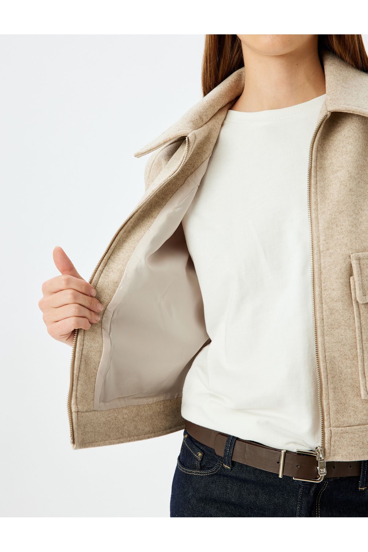 Kapaklı Cep Detaylı Rahat Kalıp Fermuarlı Kısa Kaşe Ceket Kapaklı Cep Detaylı Rahat Kalıp Fermuarlı Kısa Kaşe Ceket