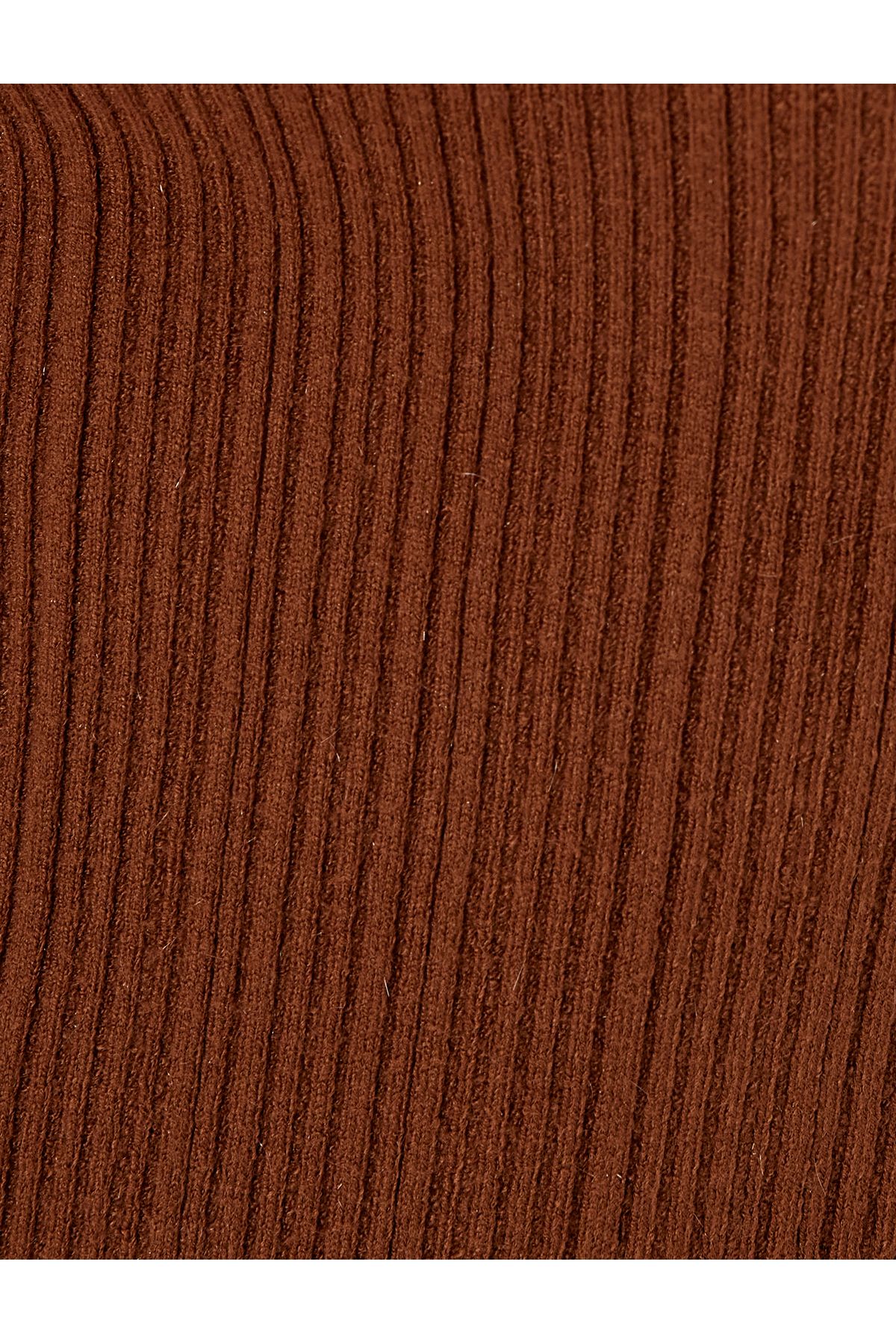 Triko Kazak Slim Fit Hafif Dik Yaka Uzun Kollu Triko Kazak Slim Fit Hafif Dik Yaka Uzun Kollu